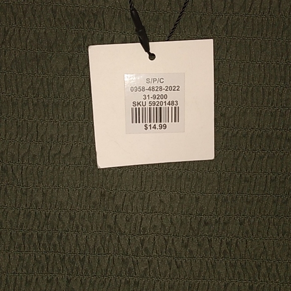 Dark Green crop top - Picture 2 of 3